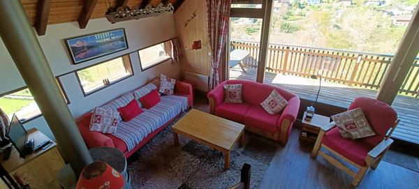 Chalet cosy et lumineux orienté sud-ouest sur Grand Roc avec une vue magnifique.