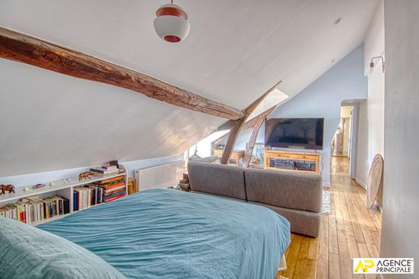 Versailles Saint-Louis Appartement 6 pièces 132 m² Carrez situé au 3eme étage d'un bel immeuble ancien €999 000 ** - Référence 27227