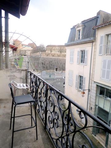 Superbe appartement T3 de 74 M2 zvec placé parking petit Bayonne