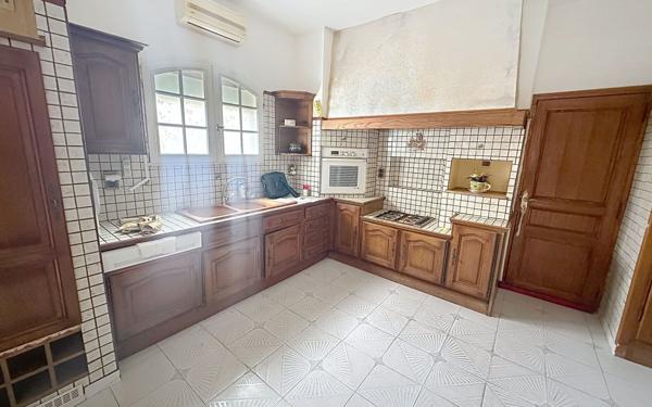 Maison à vendre    6 pièces •  Avignon