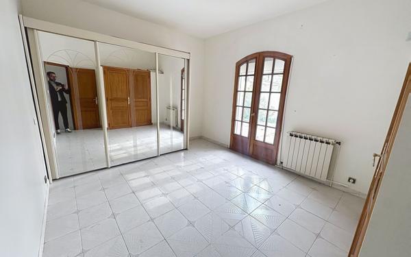 Maison à vendre    6 pièces •  Avignon