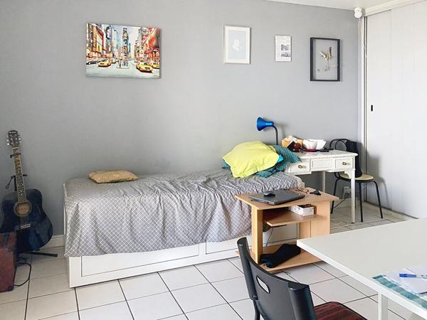 EXCLUSIVITE A vendre : Appartement T1 avec vue degagee a Toulon valbertran