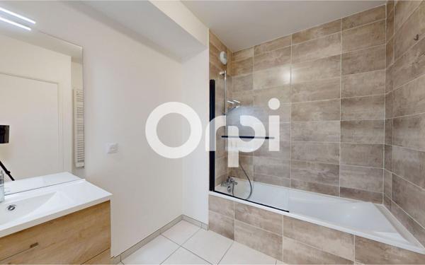 Appartement à louer    3 pièces • 81,60 m2 Bron