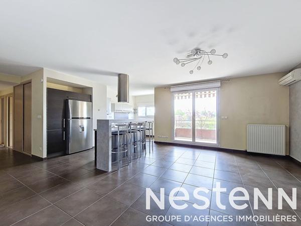 CHASSIEU HYPER CENTRE, au calme - Grand Appartement 3 pièces de 80 m² avec balcon et garage