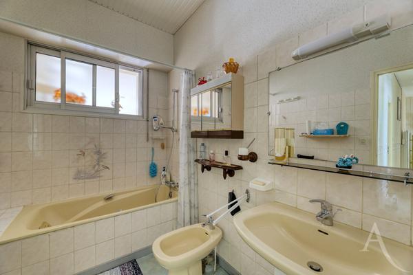 Maison Essarts En Bocage 6 pièce(s) 164 m2