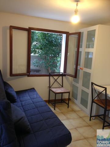 Loue STUDIO d'environ 18 M2 à 15 minutes de la célèbre Station Balnéaire de CASSIS