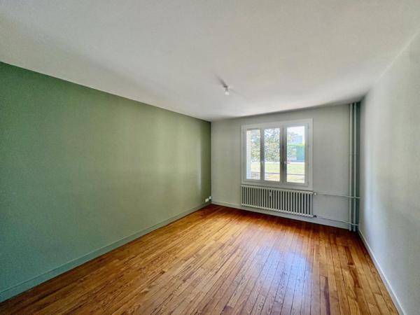 APPARTEMENT T3 A LOUER A LE COTEAU - PIMPRENELLES
