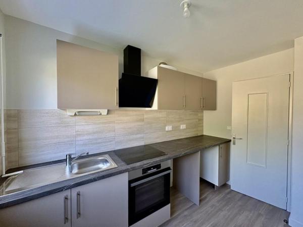APPARTEMENT T3 A LOUER A LE COTEAU - PIMPRENELLES