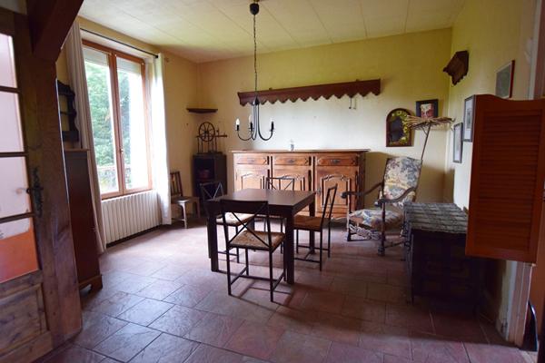 AXE NANGIS-MONTEREAU, MAISON 3 CHAMBRES, GRAND SEJOUR-SALLE A MANGER, CUISINE INDEPENDANTE, CAVE, JARDIN, TERRAIN DE 485 M² ENVIRON