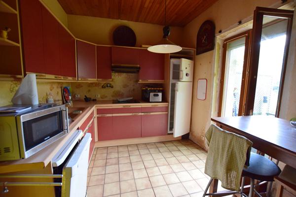 AXE NANGIS-MONTEREAU, MAISON 3 CHAMBRES, GRAND SEJOUR-SALLE A MANGER, CUISINE INDEPENDANTE, CAVE, JARDIN, TERRAIN DE 485 M² ENVIRON