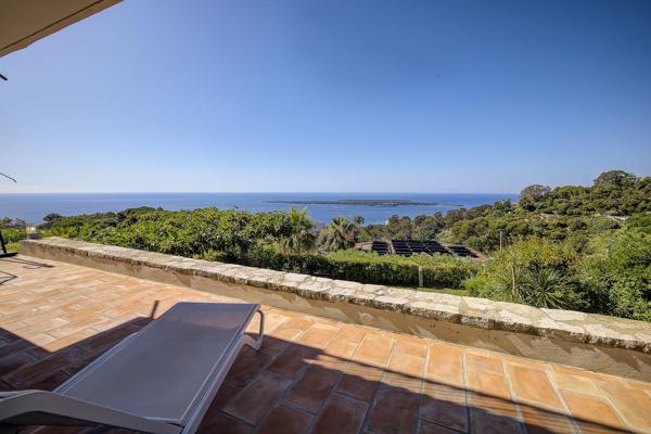 SUPER-CANNES, VILLA VUE MER PANORAMIQUE