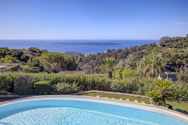 SUPER-CANNES, VILLA VUE MER PANORAMIQUE