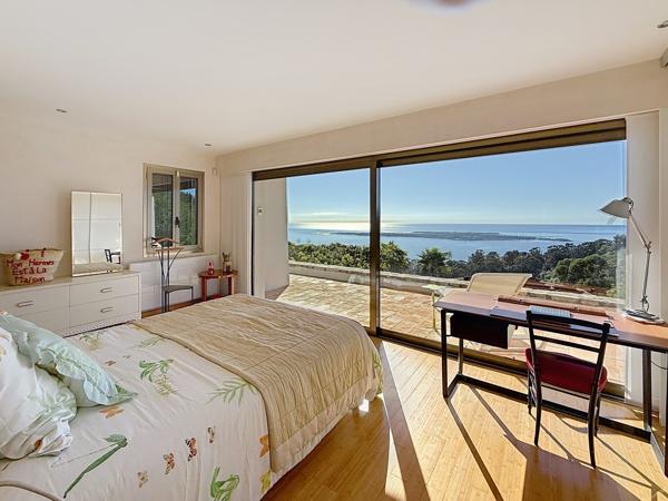 SUPER-CANNES, VILLA VUE MER PANORAMIQUE