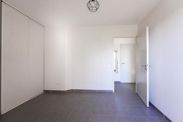 Gardanne secteur recherché - T3 de 60m² avec grande terrasse, place de stationnement