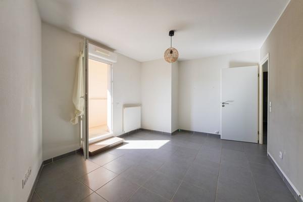 Gardanne secteur recherché - T3 de 60m² avec grande terrasse, place de stationnement