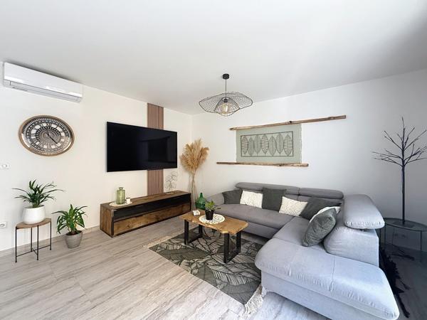 T3 78M2 1ER ETAGE TOUT A PIED AVEC BALCON ET CAVE