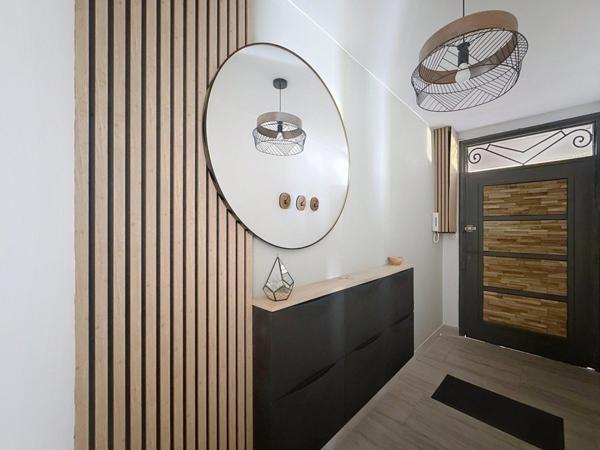 T3 78M2 1ER ETAGE TOUT A PIED AVEC BALCON ET CAVE