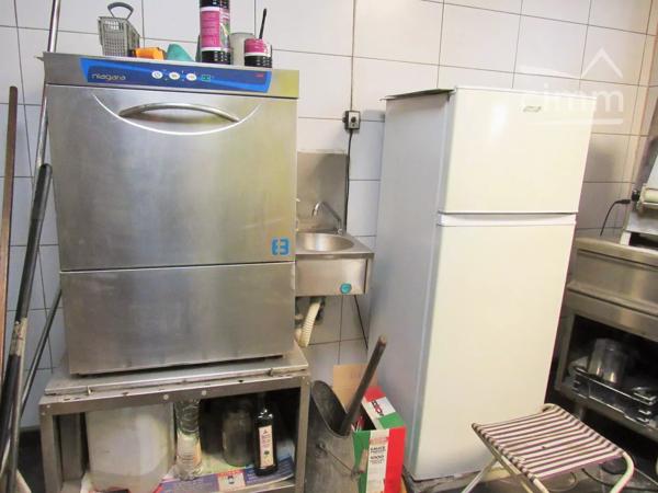 (ISERE 38490) Belle opportunité de mûrs commerciaux + fonds en plein centre d'AOSTE cause départ en retraite !
