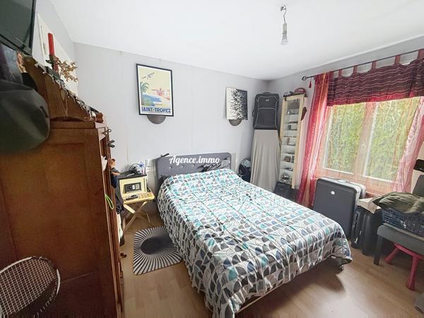 À vendre - Maison mitoyenne 1 côté, 3 pièces située à Saint-Pierre-des-Corps (37700)