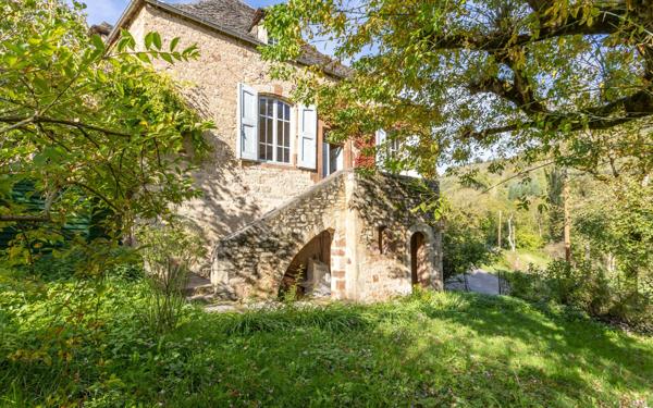 Maison à vendre    7 pièces •  Marcillac-Vallon