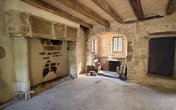 Maison à vendre    7 pièces •  Marcillac-Vallon
