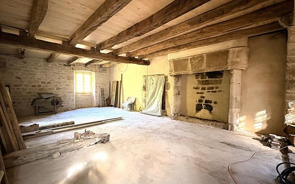 Maison à vendre    7 pièces •  Marcillac-Vallon