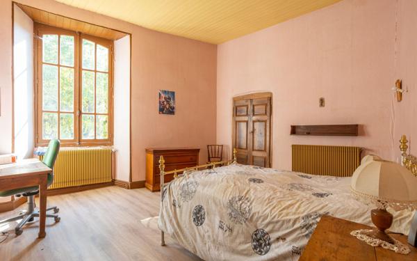 Maison à vendre    7 pièces •  Marcillac-Vallon