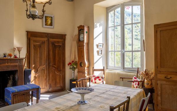 Maison à vendre    7 pièces •  Marcillac-Vallon