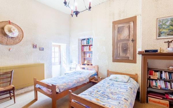 Maison à vendre    7 pièces •  Marcillac-Vallon