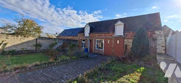 Maison à vendre centre ville de CRECY UR SERRE, à proximité écoles et commerces. Avec une surfa...