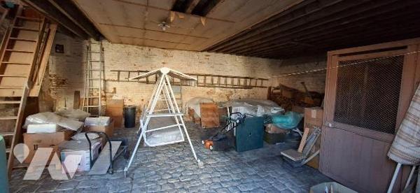 Maison à vendre centre ville de CRECY UR SERRE, à proximité écoles et commerces. Avec une surfa...