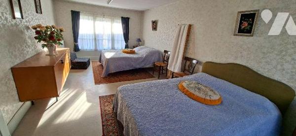 Maison à vendre centre ville de CRECY UR SERRE, à proximité écoles et commerces. Avec une surfa...