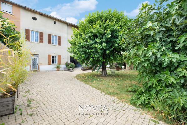 Jassans-Riottier - Exceptionnelle maison de ville de 330 m² et son paradis caché