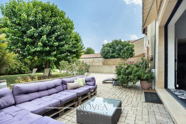 Jassans-Riottier - Exceptionnelle maison de ville de 330 m² et son paradis caché