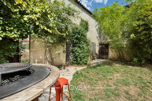 Jassans-Riottier - Exceptionnelle maison de ville de 330 m² et son paradis caché