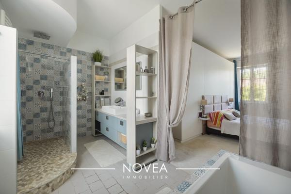 Jassans-Riottier - Exceptionnelle maison de ville de 330 m² et son paradis caché