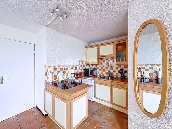 Charmant appartement 3 pièces de 41.61 m² avec vue sur le port, place de parking privative & local à vélo à Gruissan