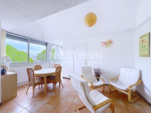 Charmant appartement 3 pièces de 41.61 m² avec vue sur le port, place de parking privative & local à vélo à Gruissan