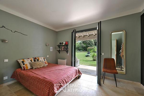 Charmante villa avec piscine et vue dominante