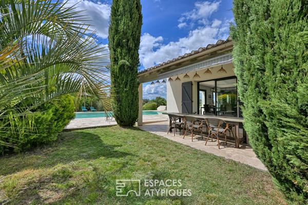 Charmante villa avec piscine et vue dominante