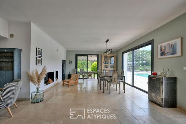 Charmante villa avec piscine et vue dominante