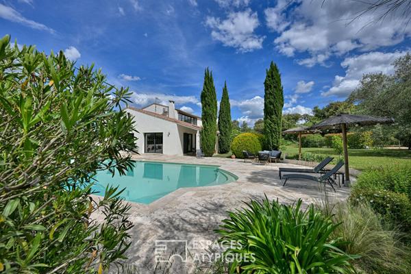 Charmante villa avec piscine et vue dominante