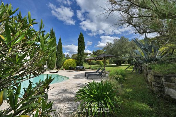 Charmante villa avec piscine et vue dominante