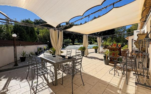 Maison à vendre    7 pièces • 210 m2 Les Pennes-Mirabeau