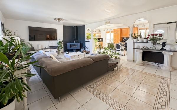 Maison à vendre    7 pièces • 210 m2 Les Pennes-Mirabeau