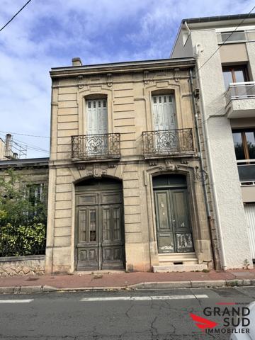 Maison Bourgeoise, garage et terrasse