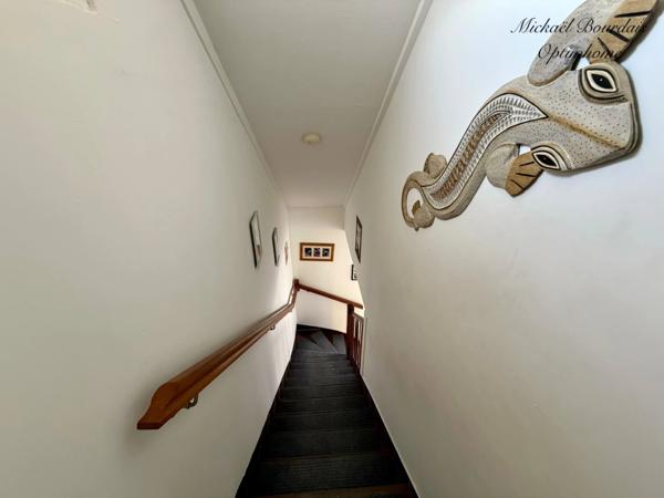 LE LUDE – MAISON 3 CHAMBRES AVEC GARAGE ET COUR FERMÉE
