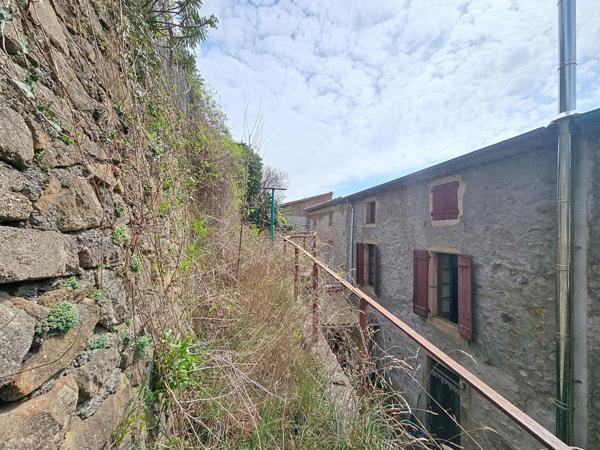 maison de village avec caves et garage à rénover