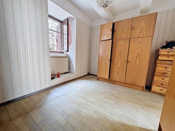 maison de village avec caves et garage à rénover