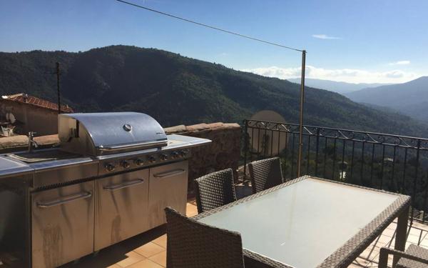 Appartement à louer    5 pièces •  Coaraze